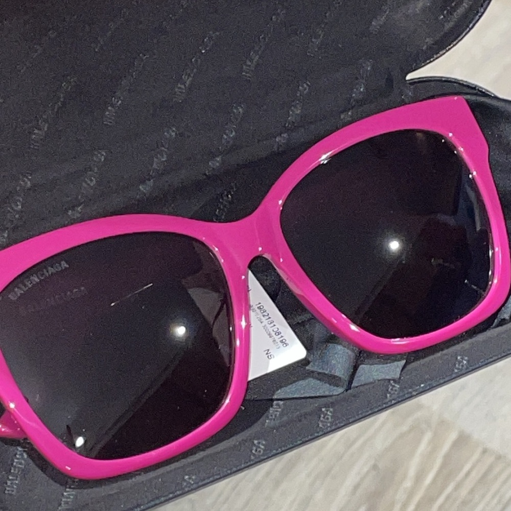 24HR FINAL⚡️DROP ⬇️ SHIPS TODAY❗️Balenciaga Pink Square Sunglasses - Picture 1 of 7